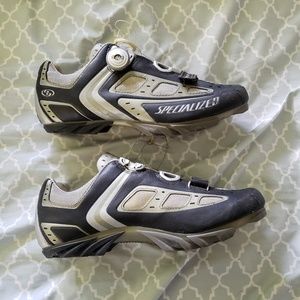 Specialized cycling shoes